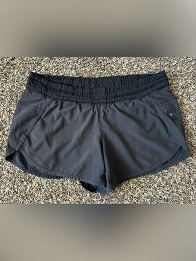 Lululemon Women’s Track That Shorts 3” - Black size 6